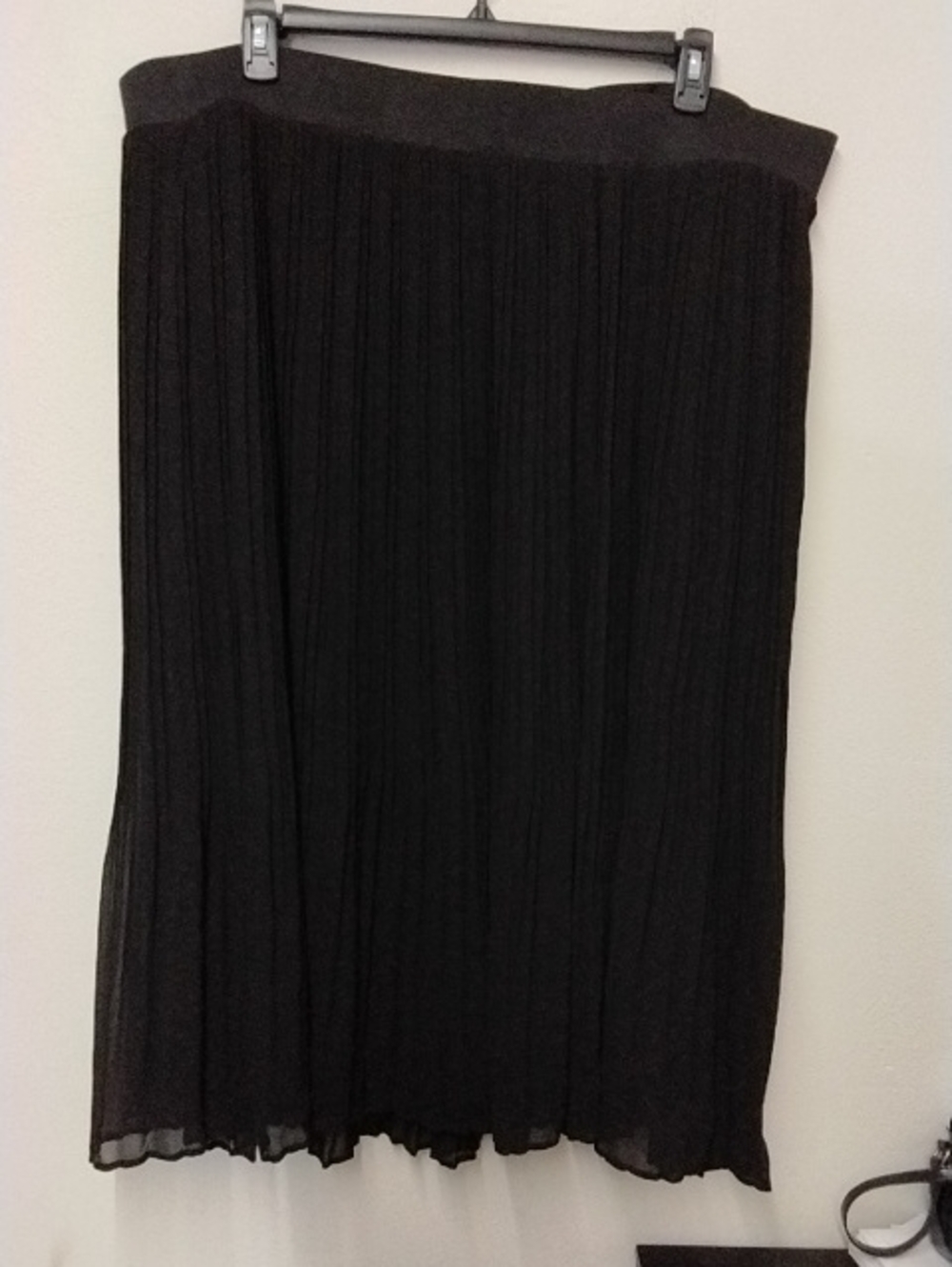 torrid Black Pleated Midi Skirt with Elastic Waistband